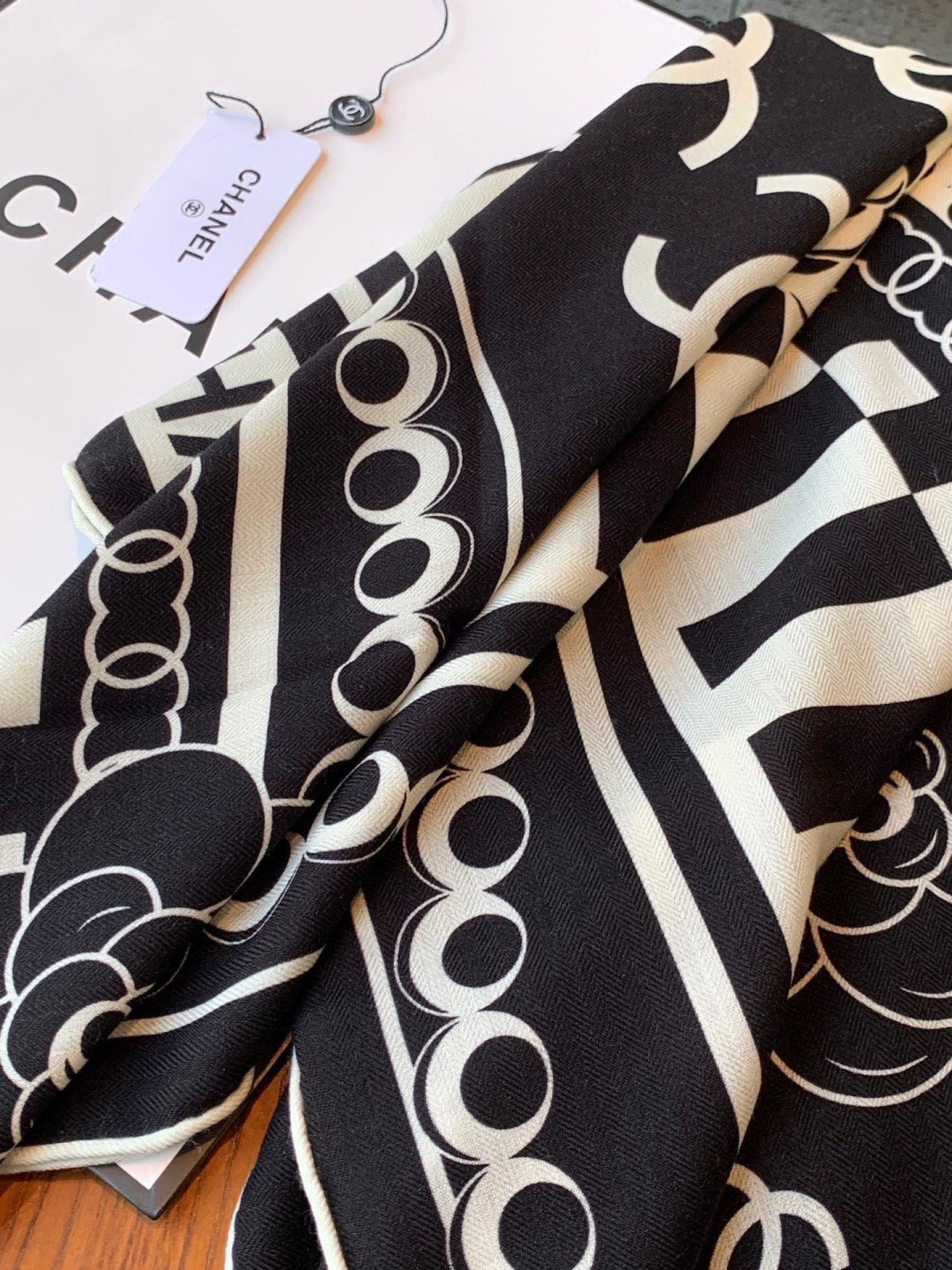 CHANEL 26S SCARF 135 IN CASHMERE AND SILK 306116