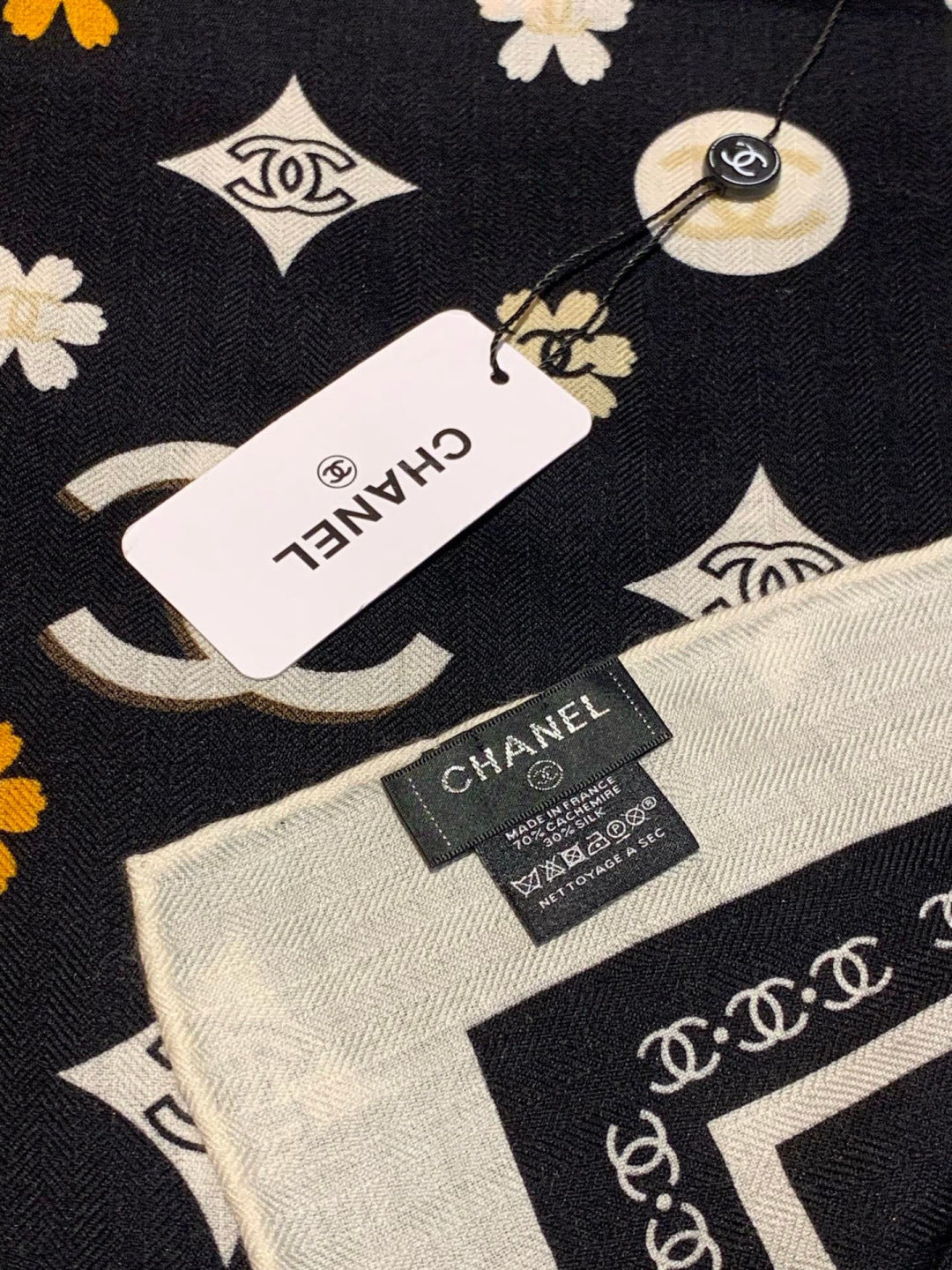 CHANEL 26S SCARF 140 IN CASHMERE AND SILK 306120