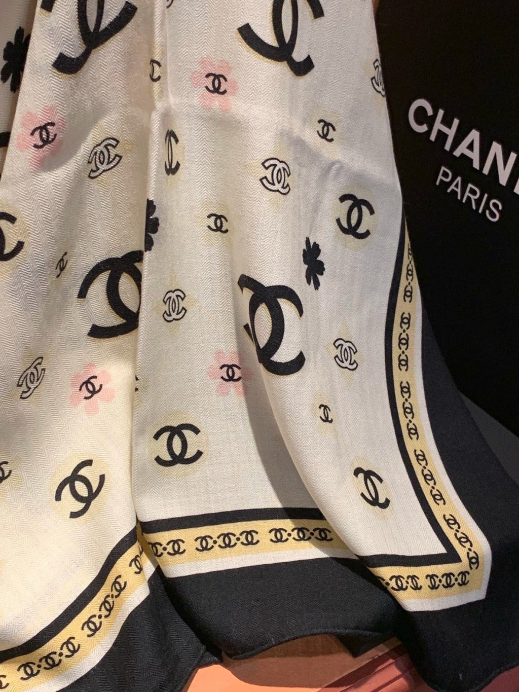 CHANEL 26S SCARF 140 IN CASHMERE AND SILK 306122
