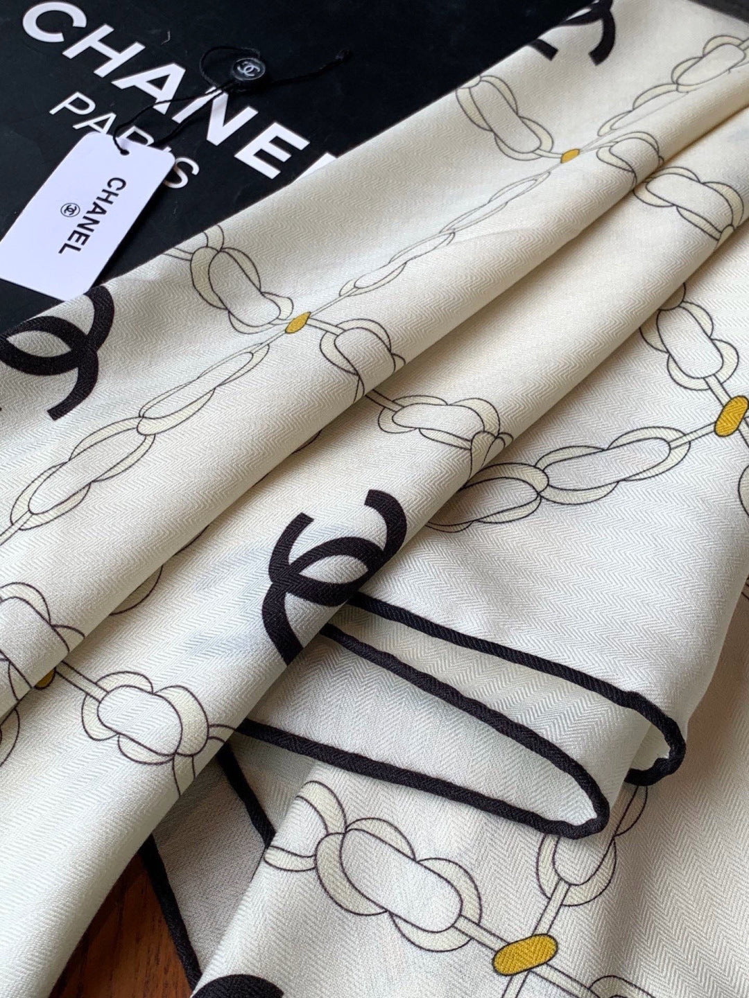 CHANEL 26S SCARF 135 IN CASHMERE AND SILK 306127
