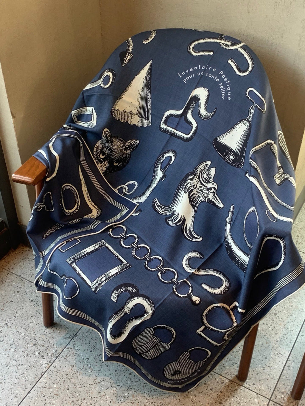 HERMES 26S PRINTED SQUARE SCARF 135 IN CASHMERE AND SILK 307239
