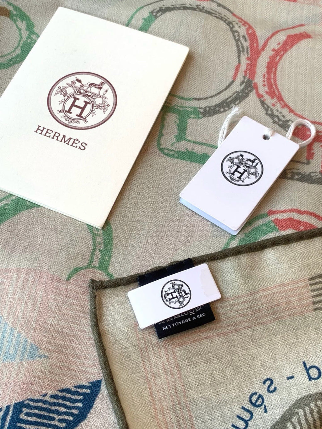 HERMES 26S PRINTED SQUARE SCARF 135 IN CASHMERE AND SILK 307240