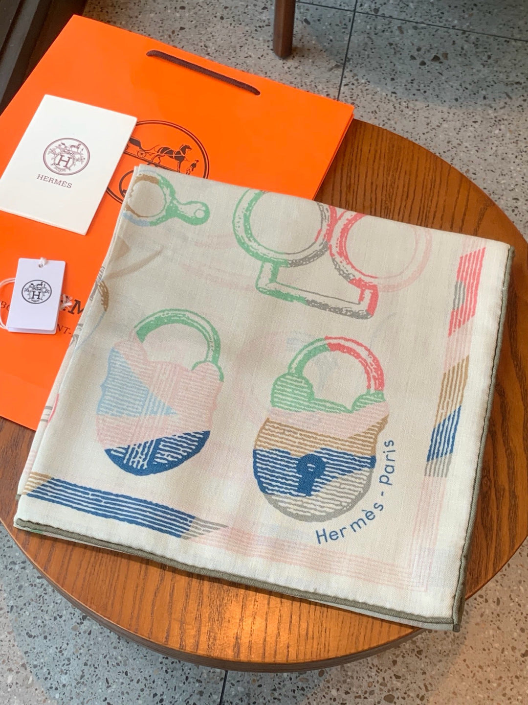 HERMES 26S PRINTED SQUARE SCARF 135 IN CASHMERE AND SILK 307240