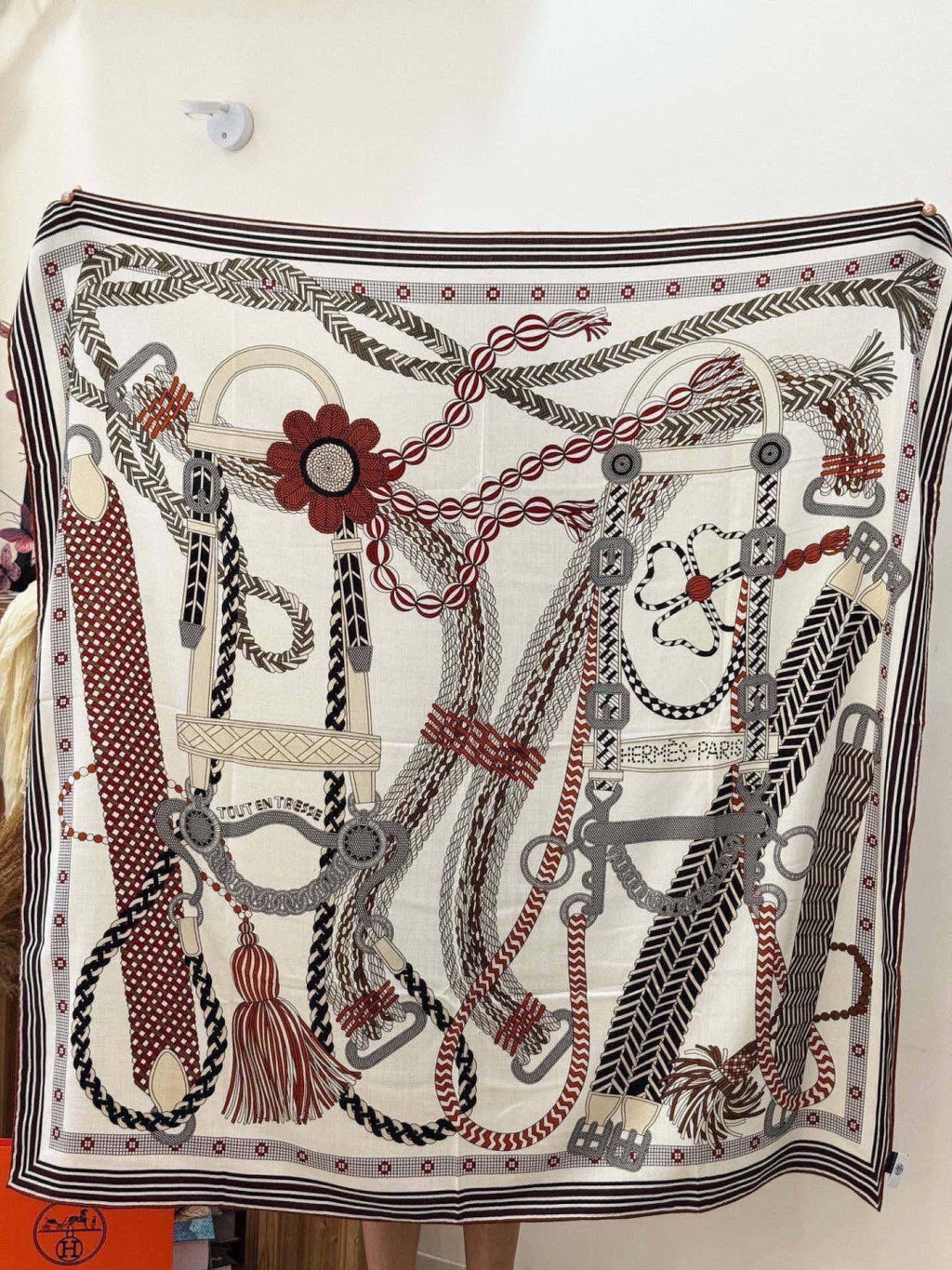HERMES 26S PRINTED SQUARE SCARF 135 IN CASHMERE AND SILK 307243