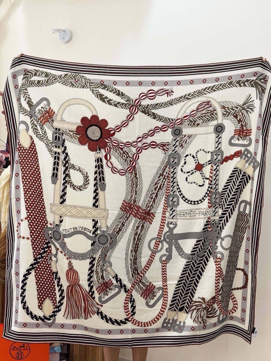 HERMES 26S PRINTED SQUARE SCARF 135 IN CASHMERE AND SILK 307243