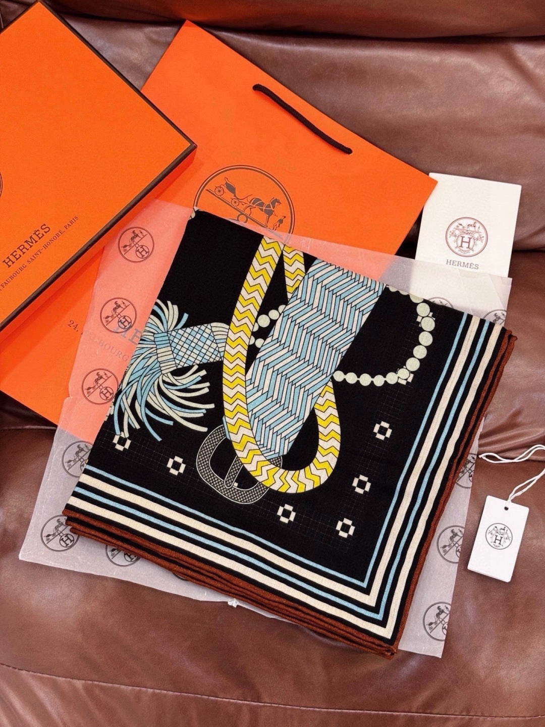 HERMES 26S PRINTED SQUARE SCARF 135 IN CASHMERE AND SILK 307244