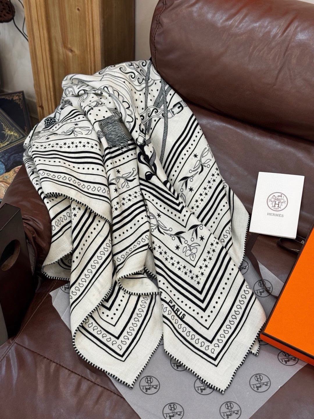 HERMES 26S PRINTED SQUARE SCARF 140 IN CASHMERE AND SILK 307278