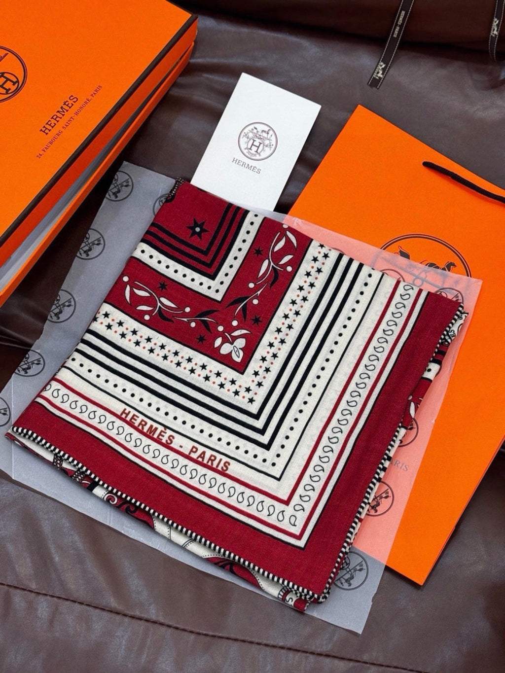HERMES 26S PRINTED SQUARE SCARF 140 IN CASHMERE AND SILK 307279
