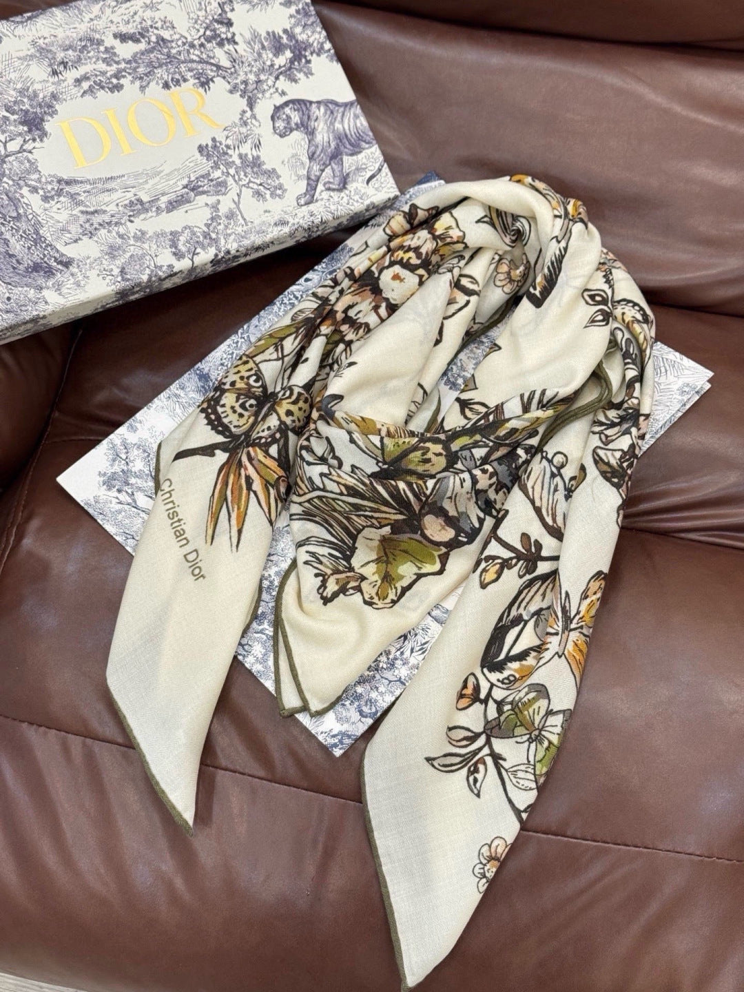DIOR 26S SCARF 135CM IN CASHMERE SILK 309304