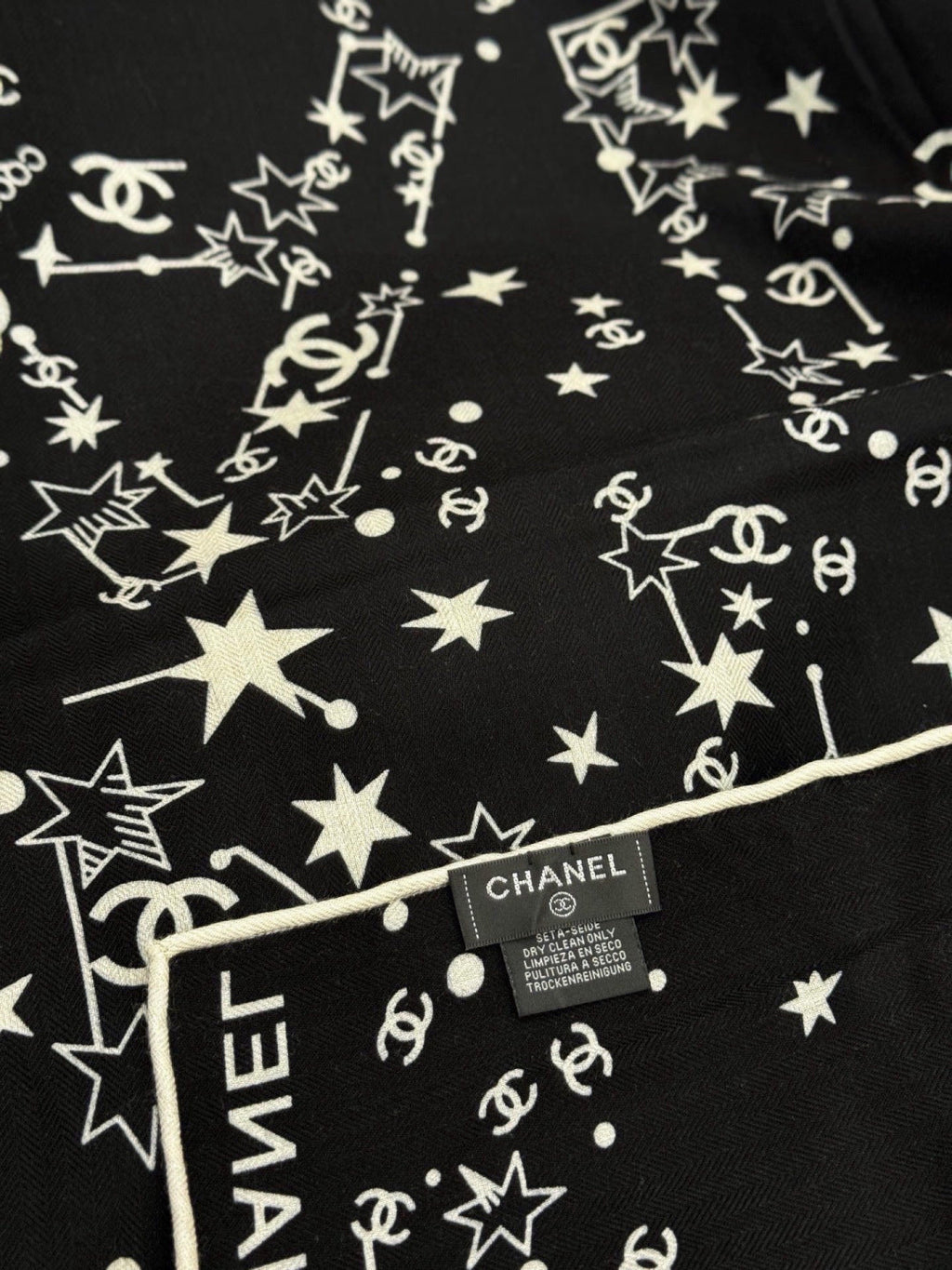 CHANEL 26S SCARF 135 IN CASHMERE AND SILK 309310