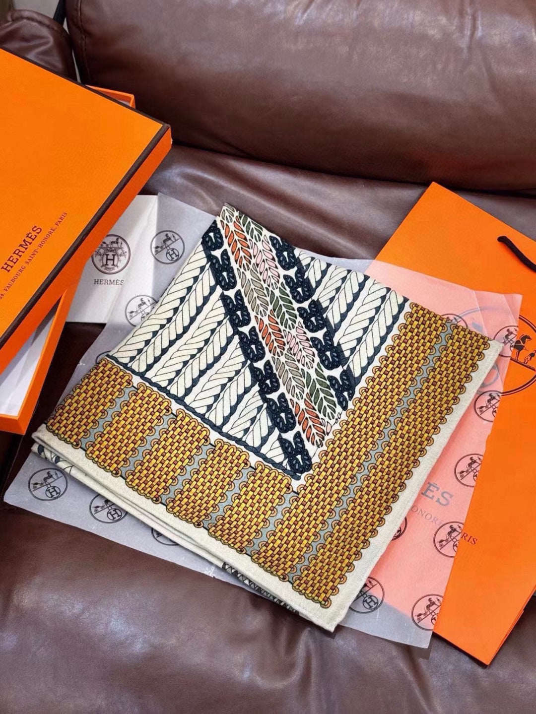 HERMES 26S PRINTED SQUARE SCARF 140 IN CASHMERE AND SILK 309319