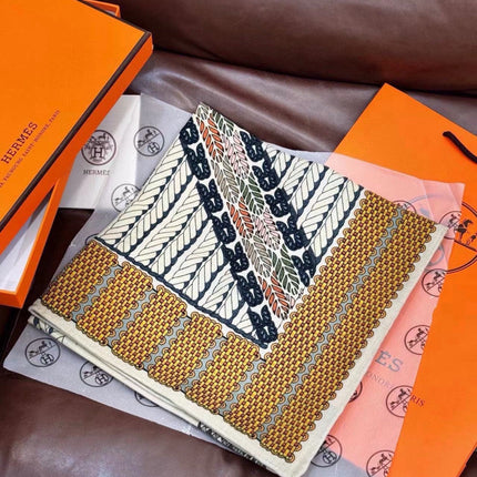 HERMES 26S PRINTED SQUARE SCARF 140 IN CASHMERE AND SILK 309319