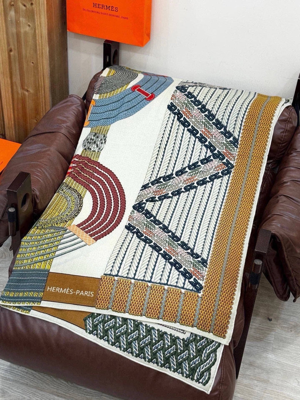HERMES 26S PRINTED SQUARE SCARF 140 IN CASHMERE AND SILK 309319