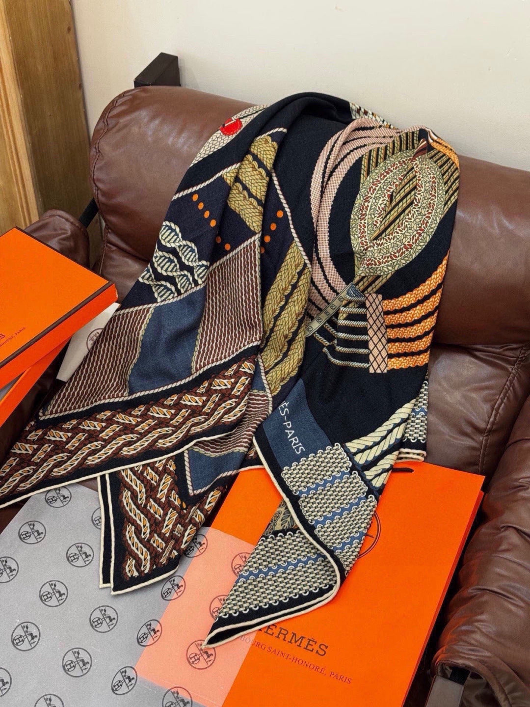 HERMES 26S PRINTED SQUARE SCARF 140 IN CASHMERE AND SILK 309320