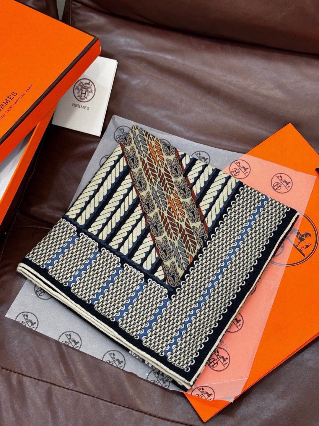 HERMES 26S PRINTED SQUARE SCARF 140 IN CASHMERE AND SILK 309320