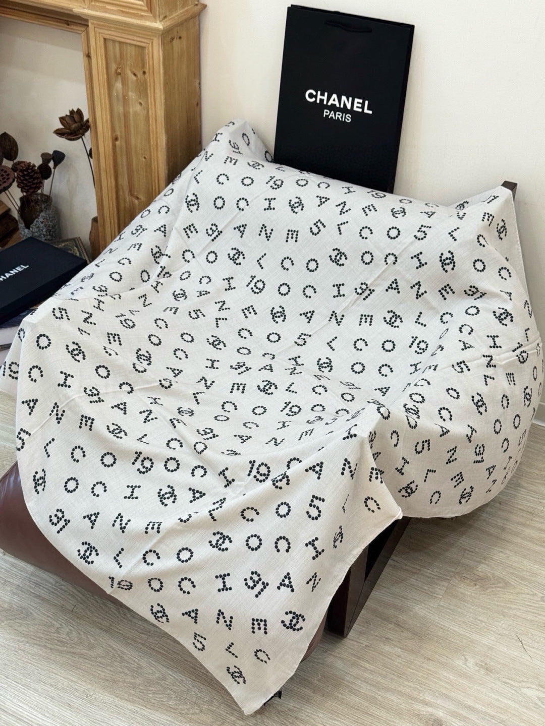 CHANEL 26S SCARF 135 IN CASHMERE AND SILK 309322