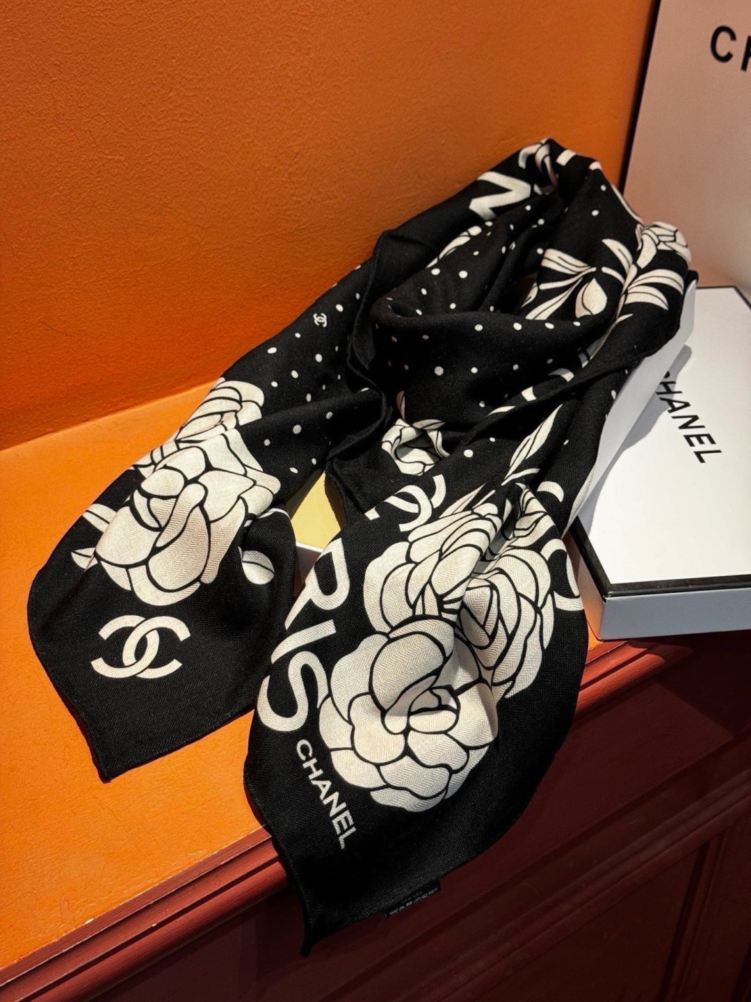 CHANEL 26S SCARF 140 IN CASHMERE AND SILK 309330