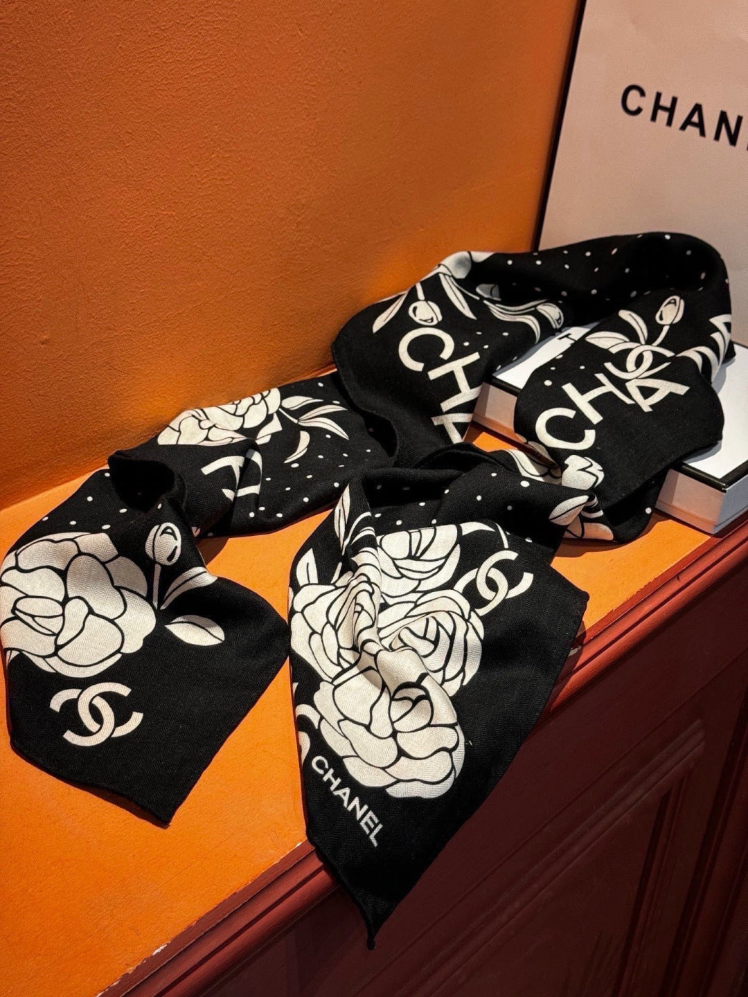 CHANEL 26S SCARF 140 IN CASHMERE AND SILK 309330