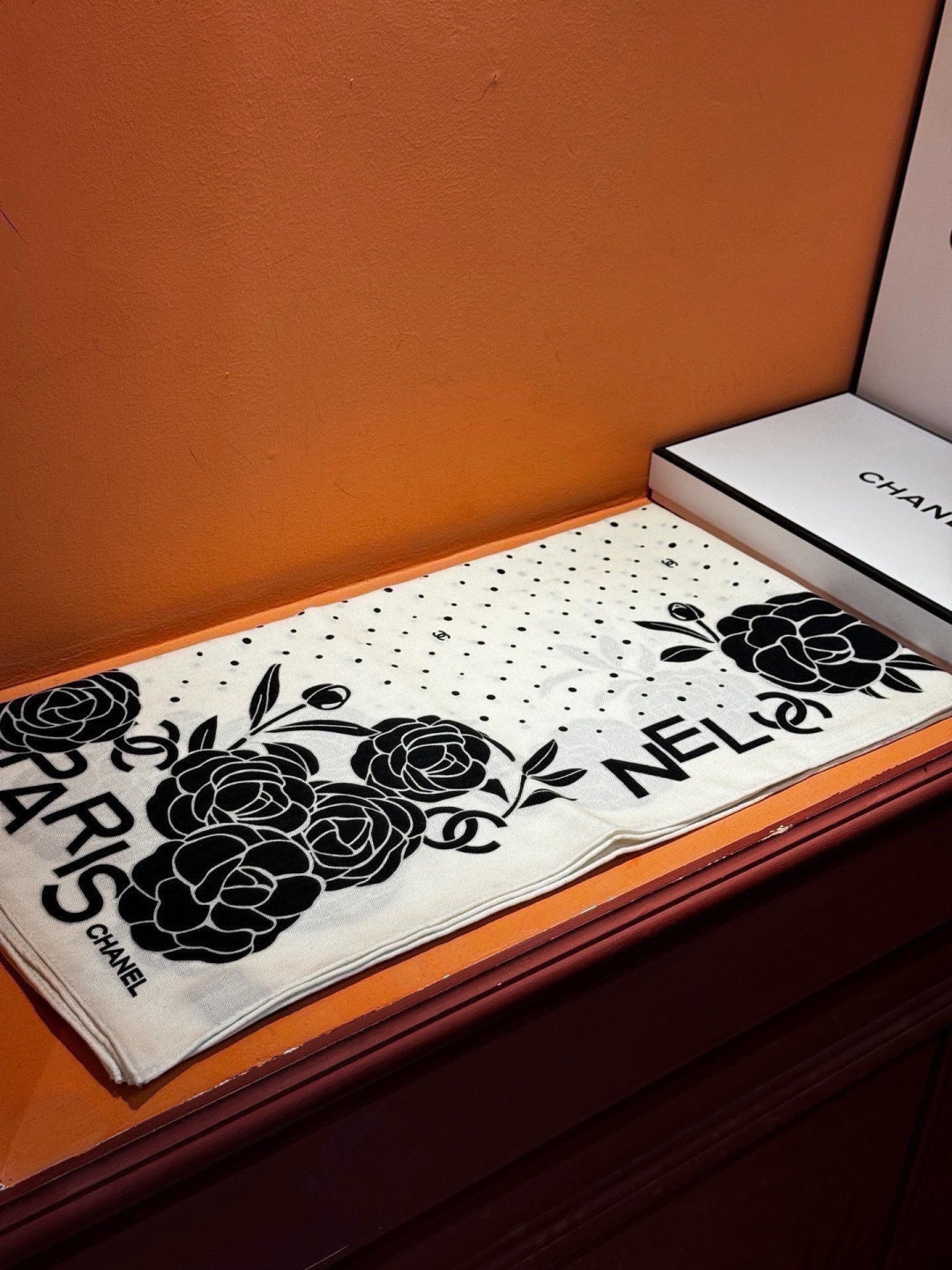 CHANEL 26S SCARF 140 IN CASHMERE AND SILK 309331