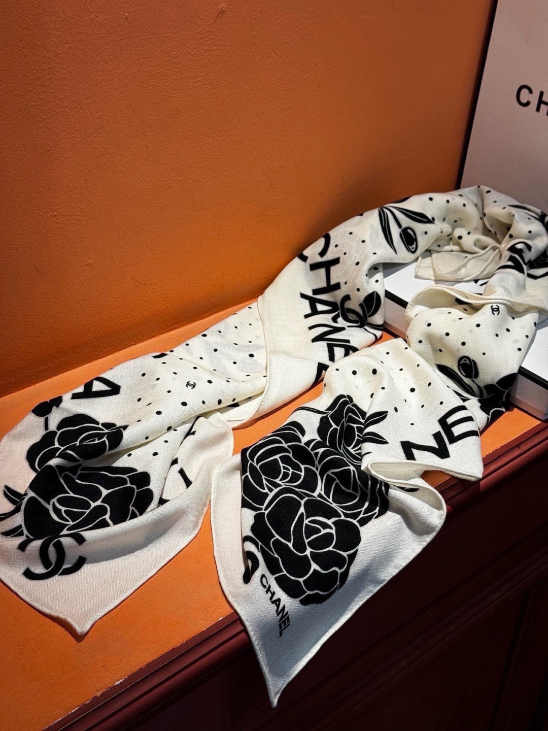 CHANEL 26S SCARF 140 IN CASHMERE AND SILK 309331