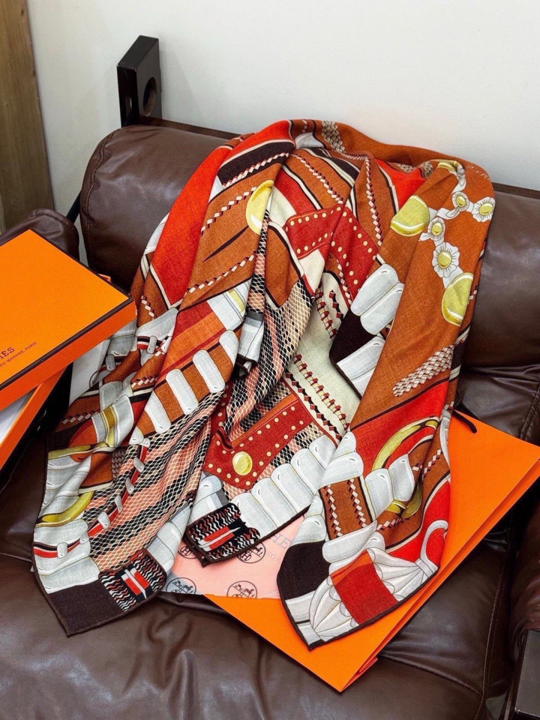 HERMES 26S PRINTED SQUARE SCARF 140 IN SILK 309334