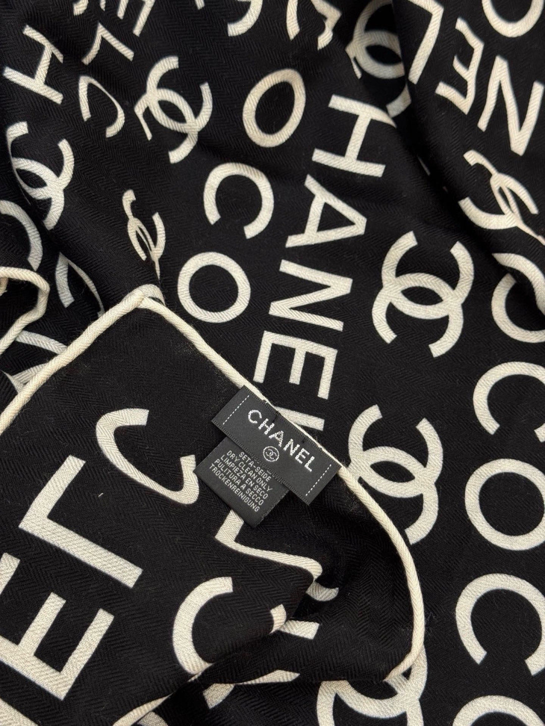 CHANEL 26S SCARF 135 IN CASHMERE AND SILK 309349