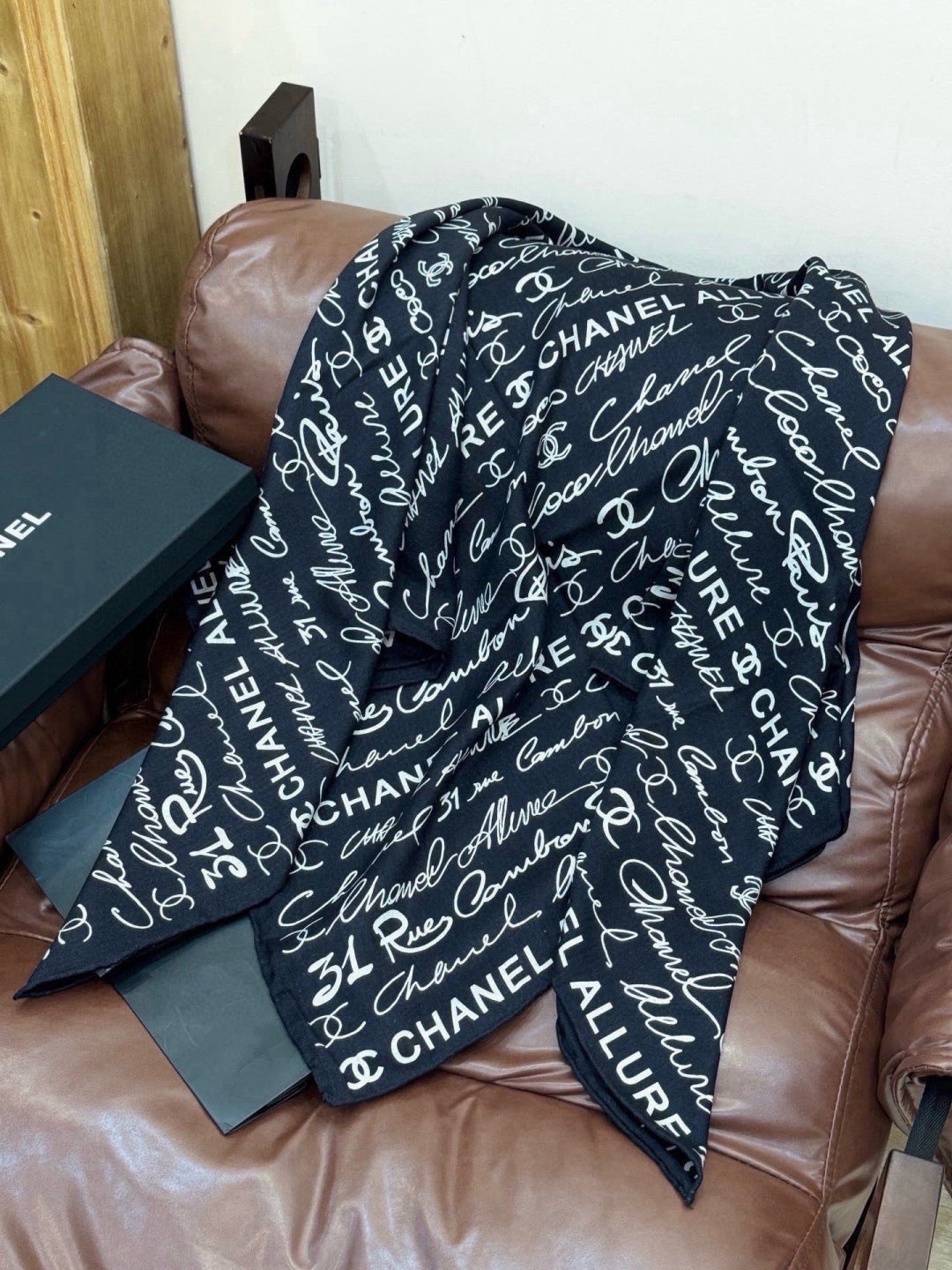 CHANEL 26S SCARF 135 IN CASHMERE AND SILK 309362