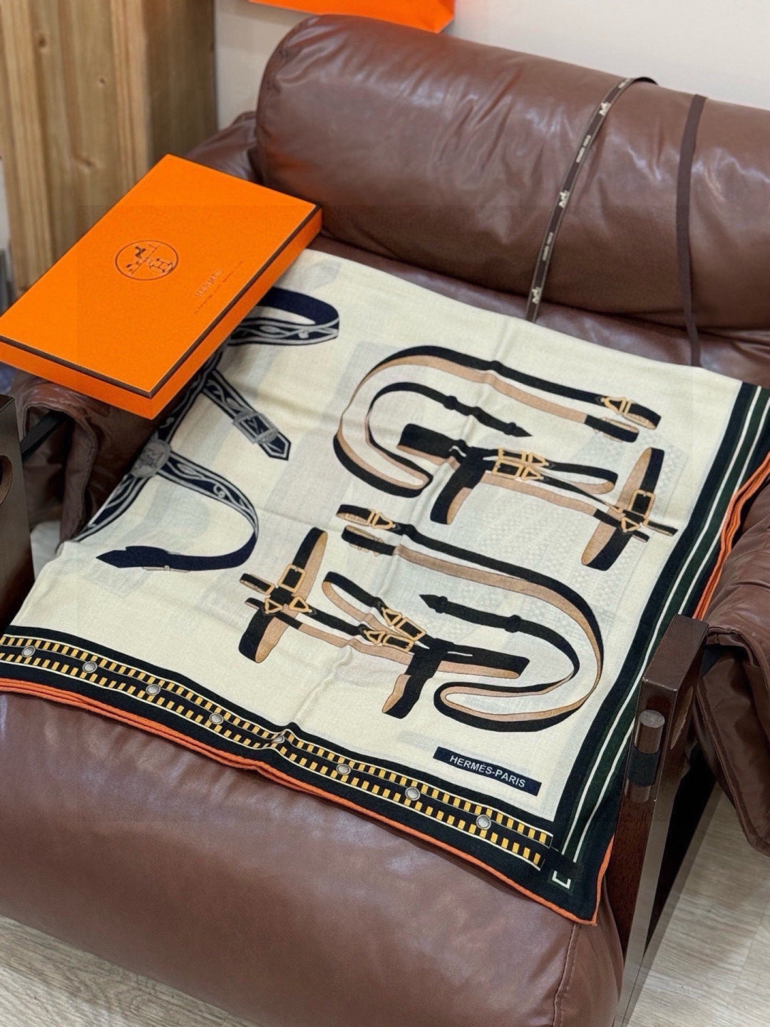 HERMES 26S PRINTED SQUARE SCARF 140 IN SILK 311927