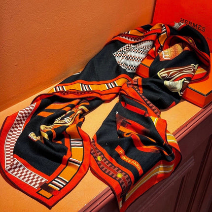 HERMES 26S PRINTED SQUARE SCARF 140 IN SILK 311956