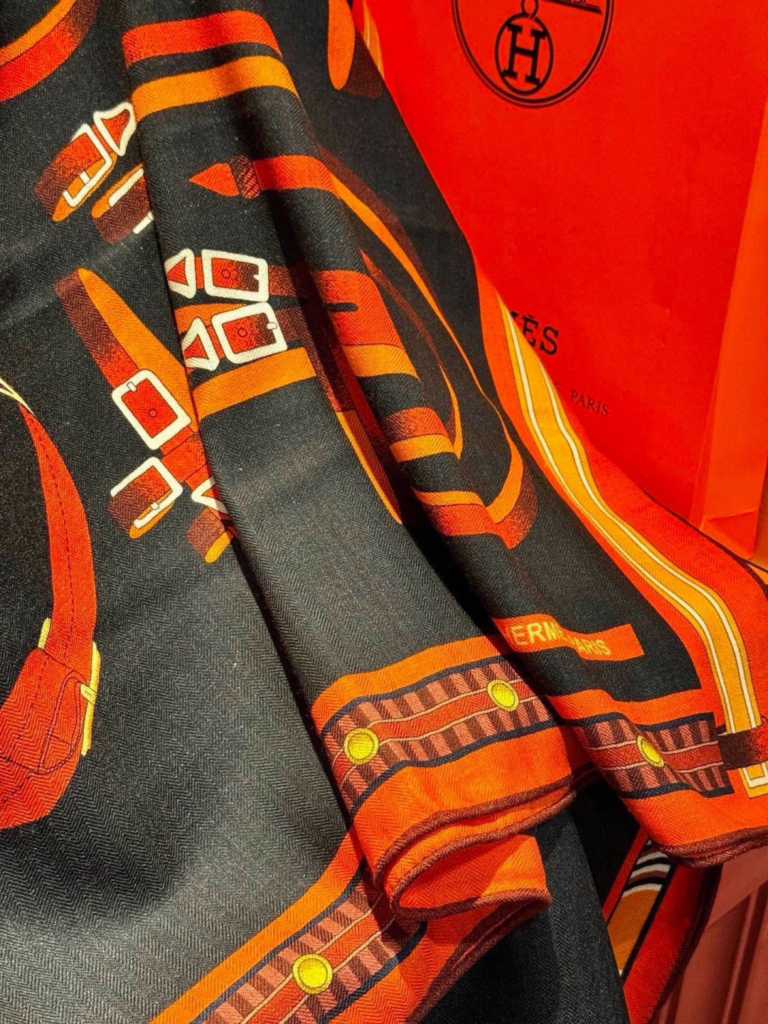HERMES 26S PRINTED SQUARE SCARF 140 IN SILK 311956