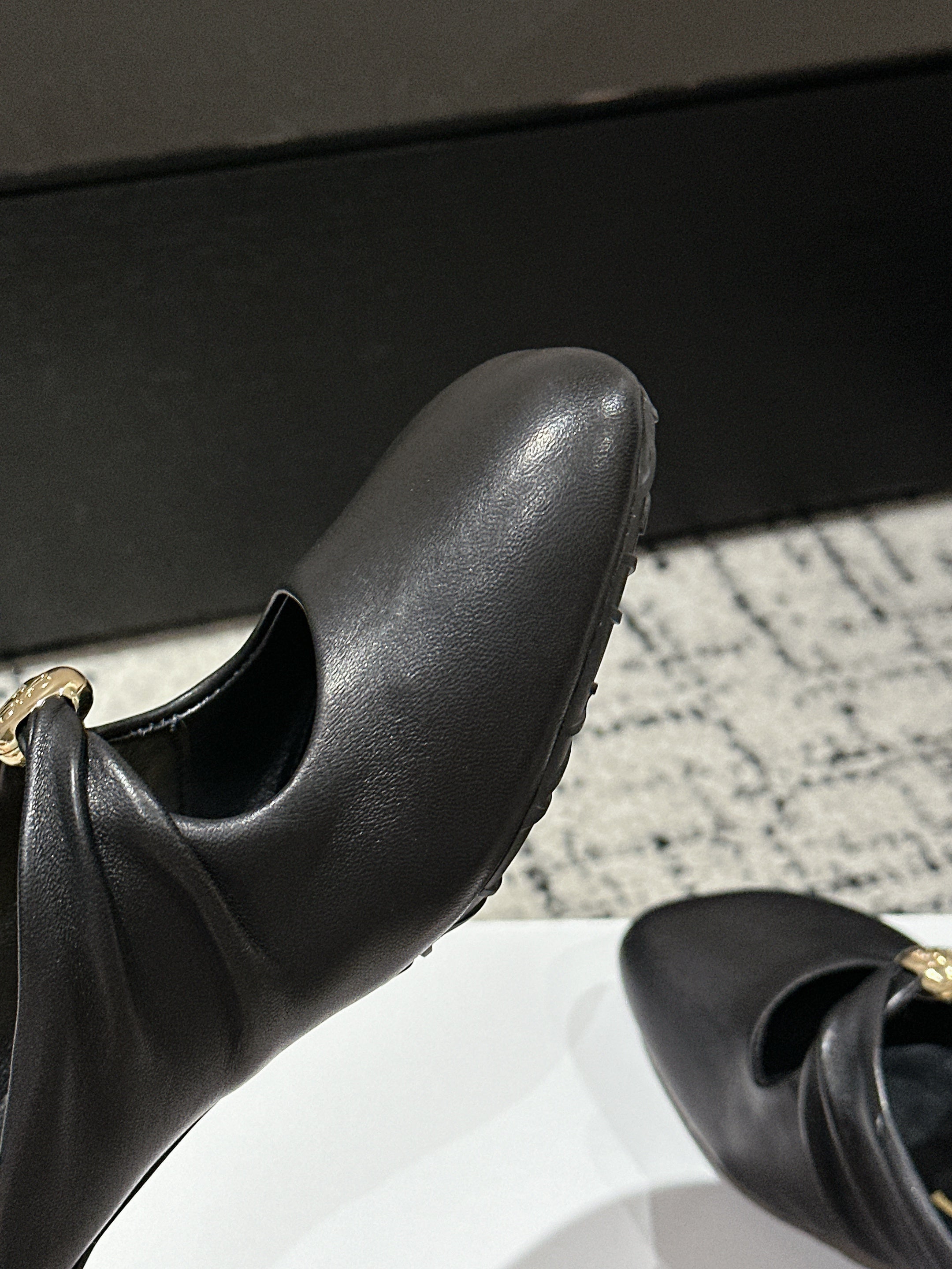 CHLOÉ 26S HIGH-HEELED MULES IN BLACK CALFSKIN