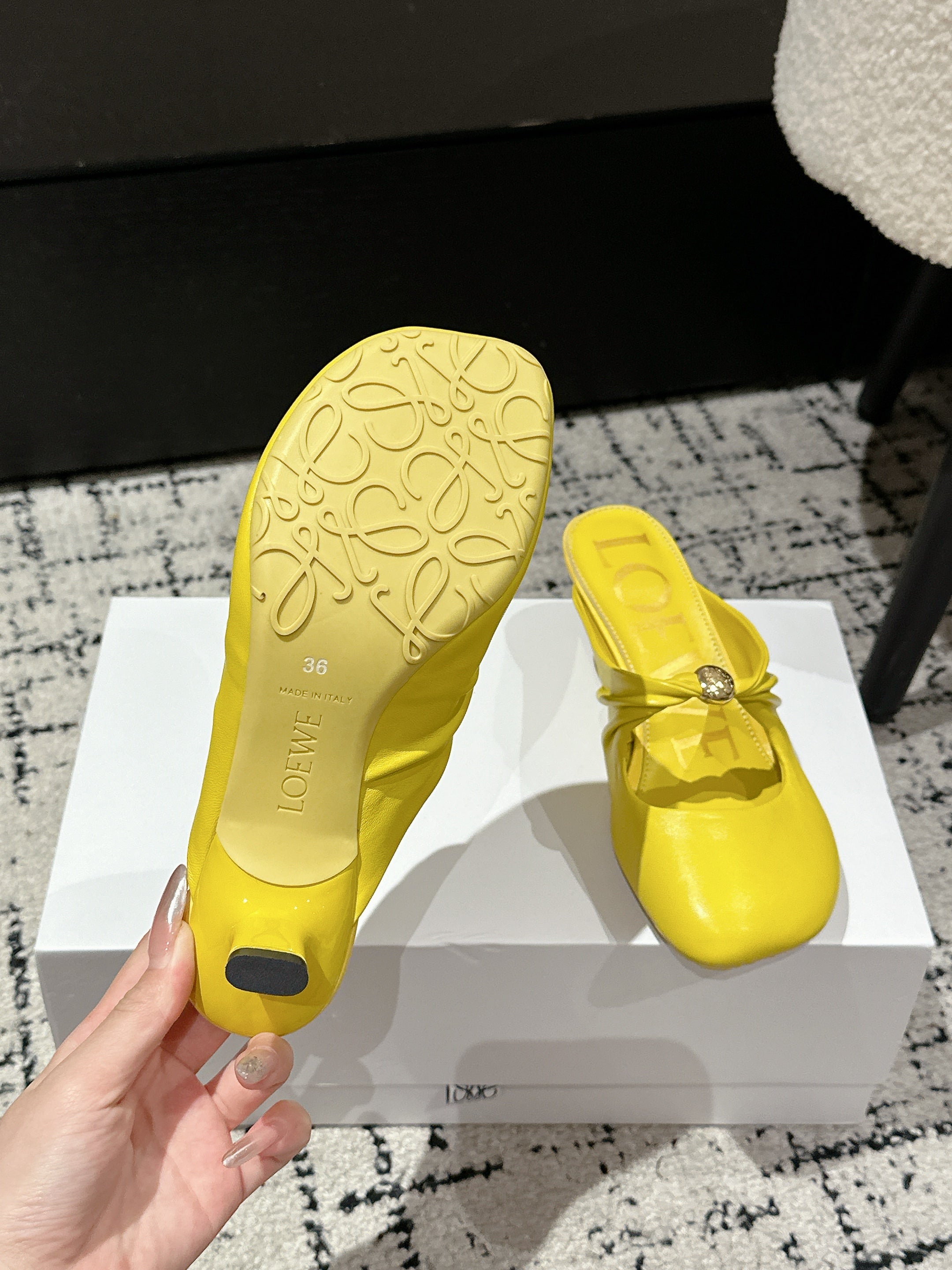 CHLOÉ 26S HIGH-HEELED MULES IN YELLOW CALFSKIN