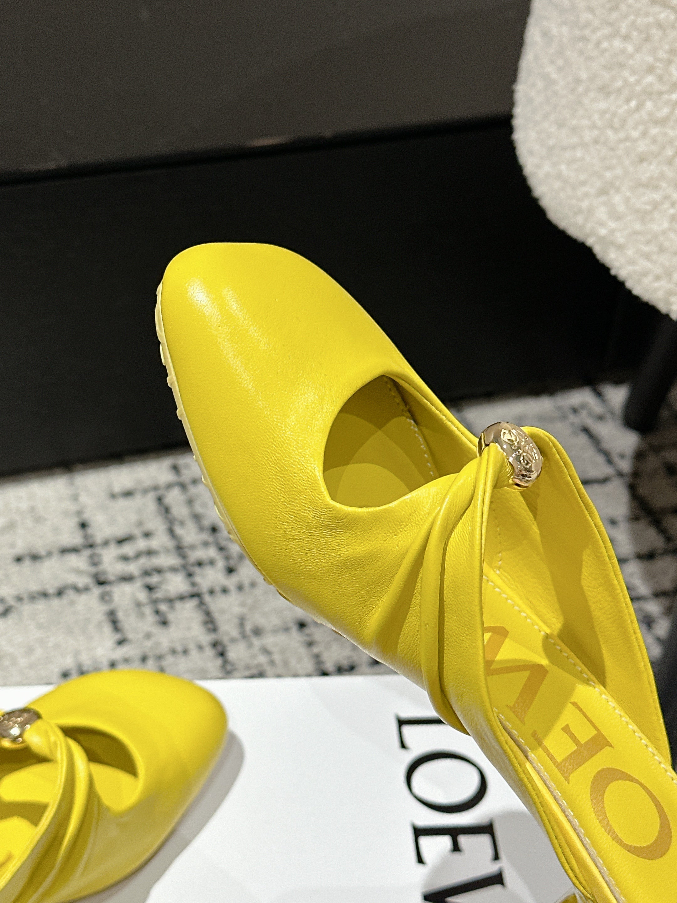 CHLOÉ 26S HIGH-HEELED MULES IN YELLOW CALFSKIN