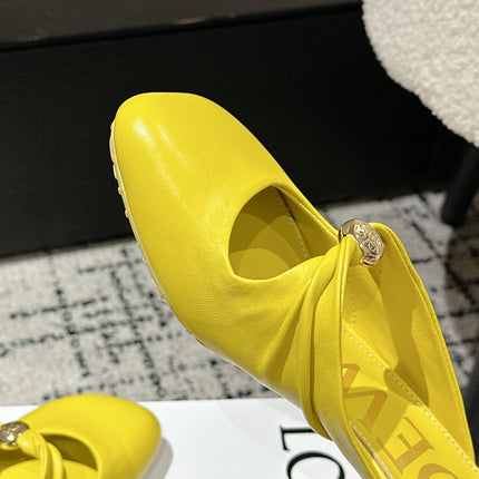 CHLOÉ 26S HIGH-HEELED MULES IN YELLOW CALFSKIN