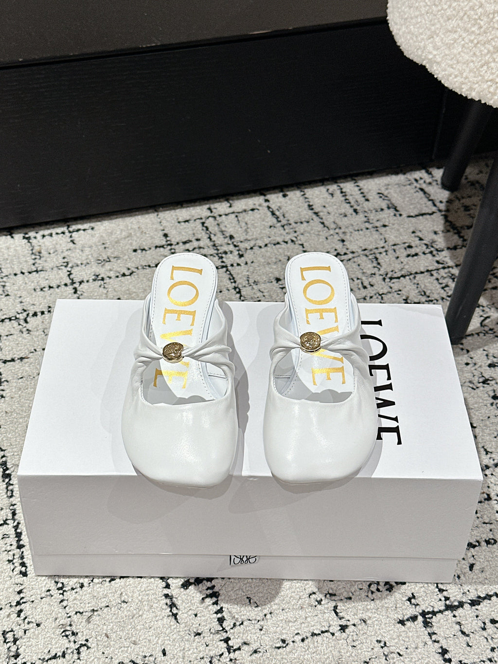 CHLOÉ 26S HIGH-HEELED MULES IN WHITE CALFSKIN