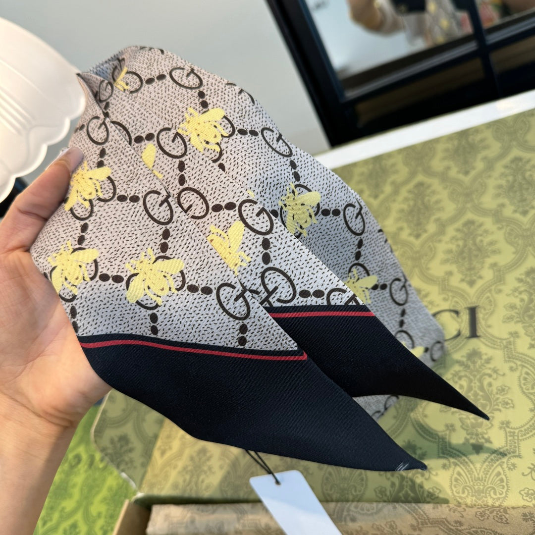 GUCCI 26S SCARF 90 IN SILK 225231