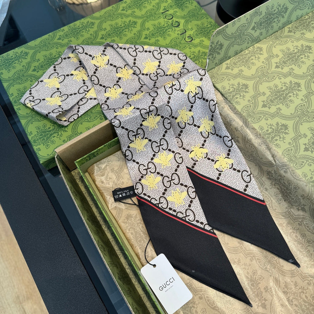 GUCCI 26S SCARF 90 IN SILK 225231