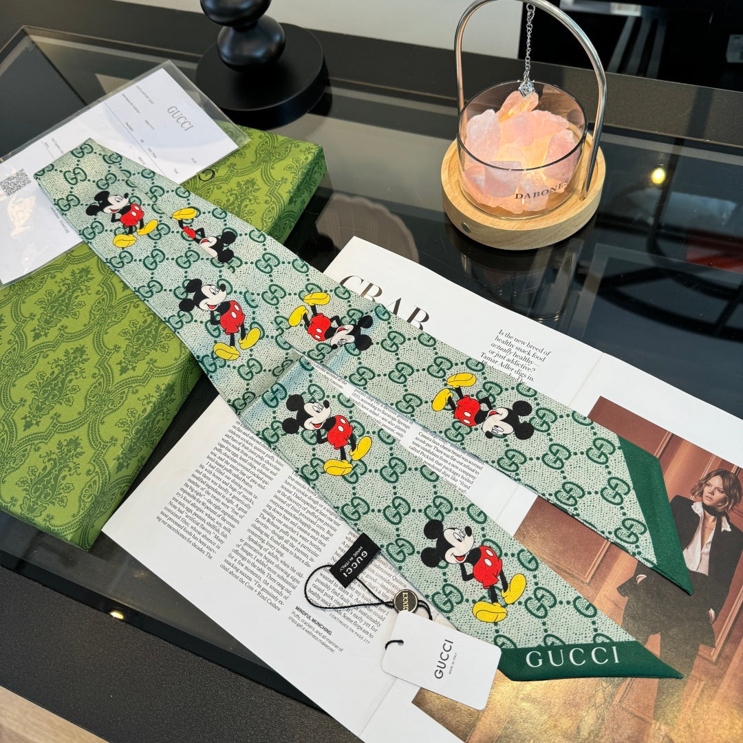 GUCCI 26S SCARF 90 IN SILK 225237