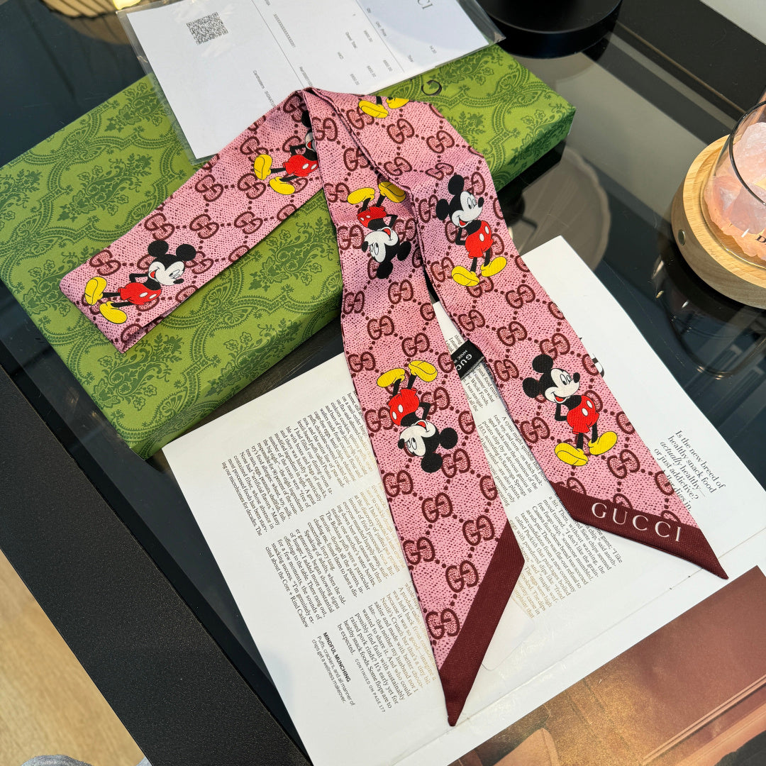GUCCI 26S SCARF 90 IN SILK 225238