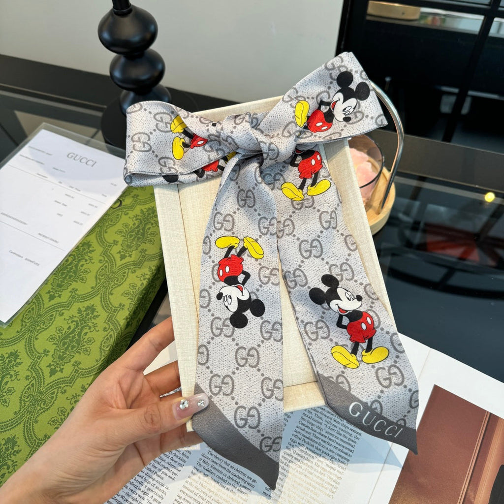 GUCCI 26S SCARF 90 IN SILK 225239