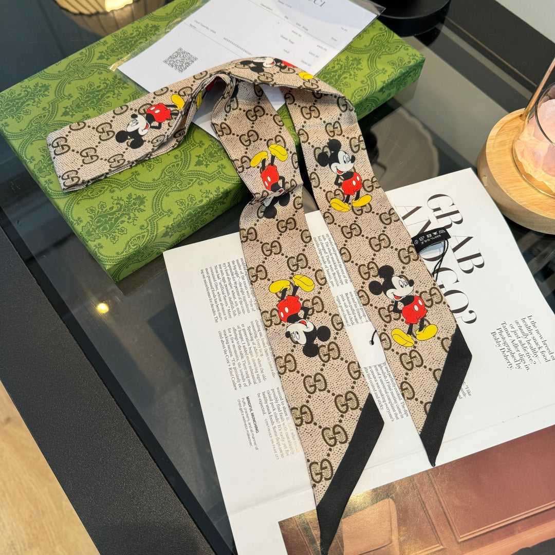 GUCCI 26S SCARF 90 IN SILK 225240