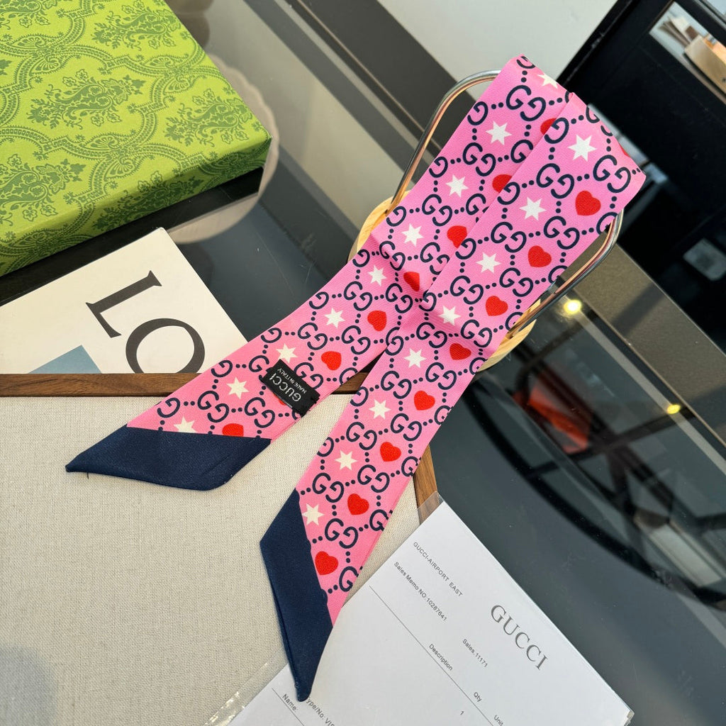 GUCCI 26S SCARF 120 IN SILK 290493