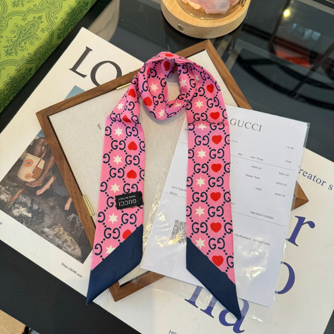 GUCCI 26S SCARF 120 IN SILK 290493