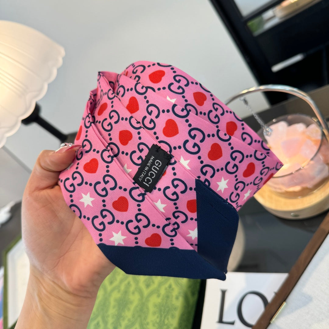 GUCCI 26S SCARF 120 IN SILK 290493