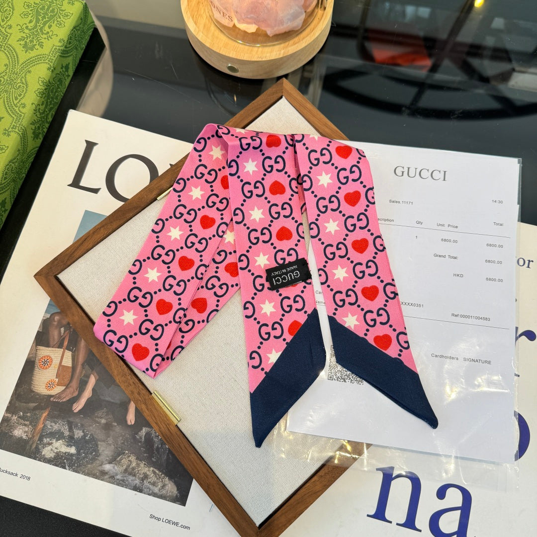 GUCCI 26S SCARF 120 IN SILK 290493