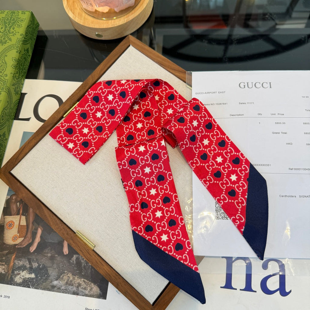 GUCCI 26S SCARF 120 IN SILK 290494