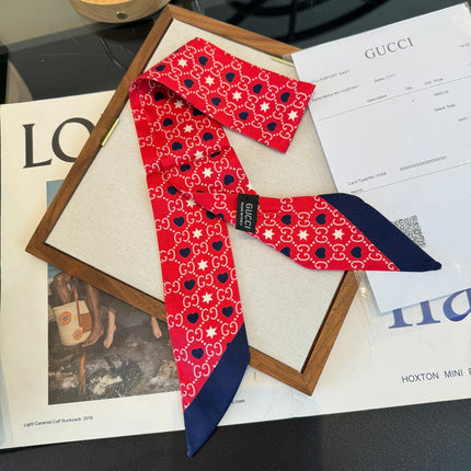 GUCCI 26S SCARF 120 IN SILK 290494