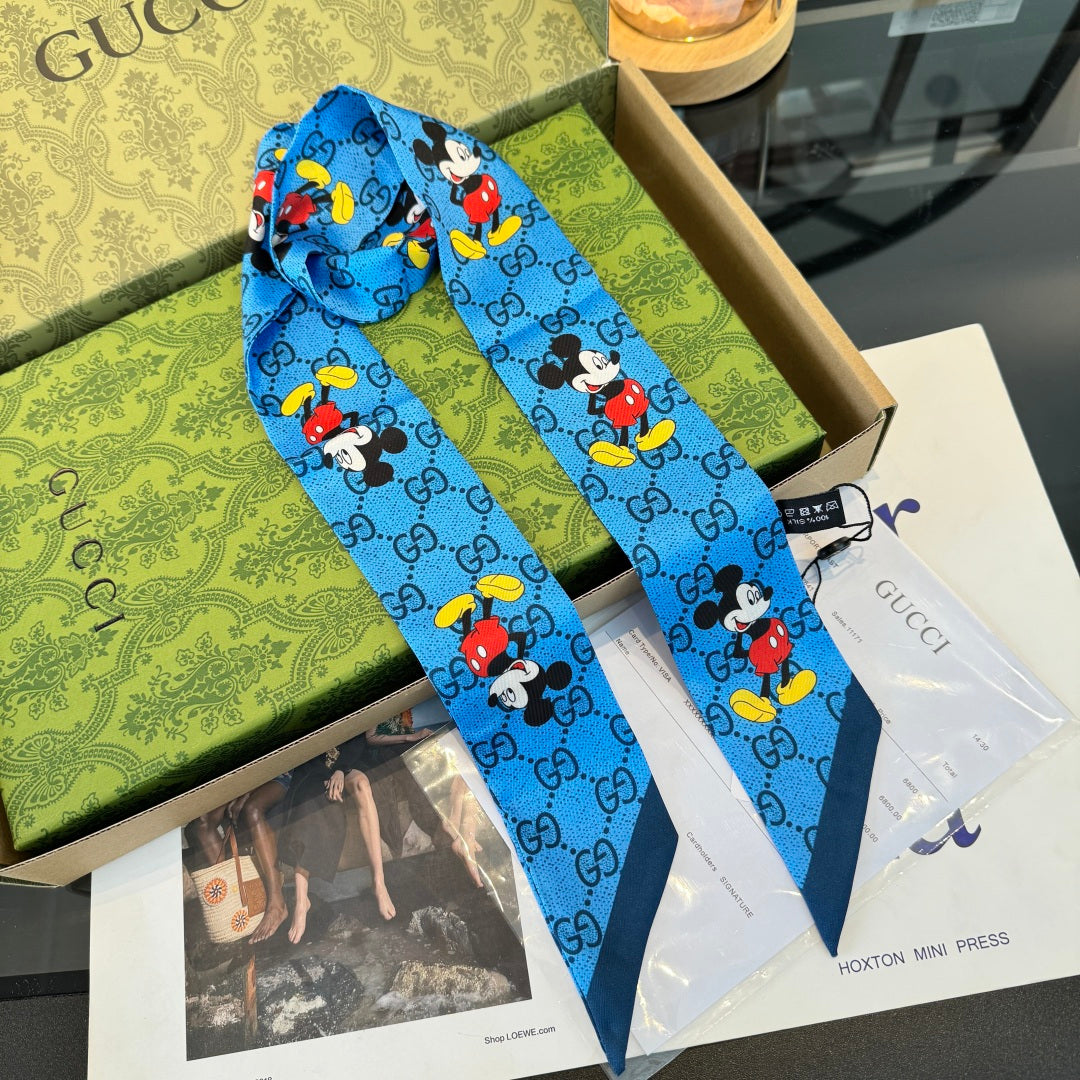 GUCCI 26S SCARF 120 IN SILK 295434
