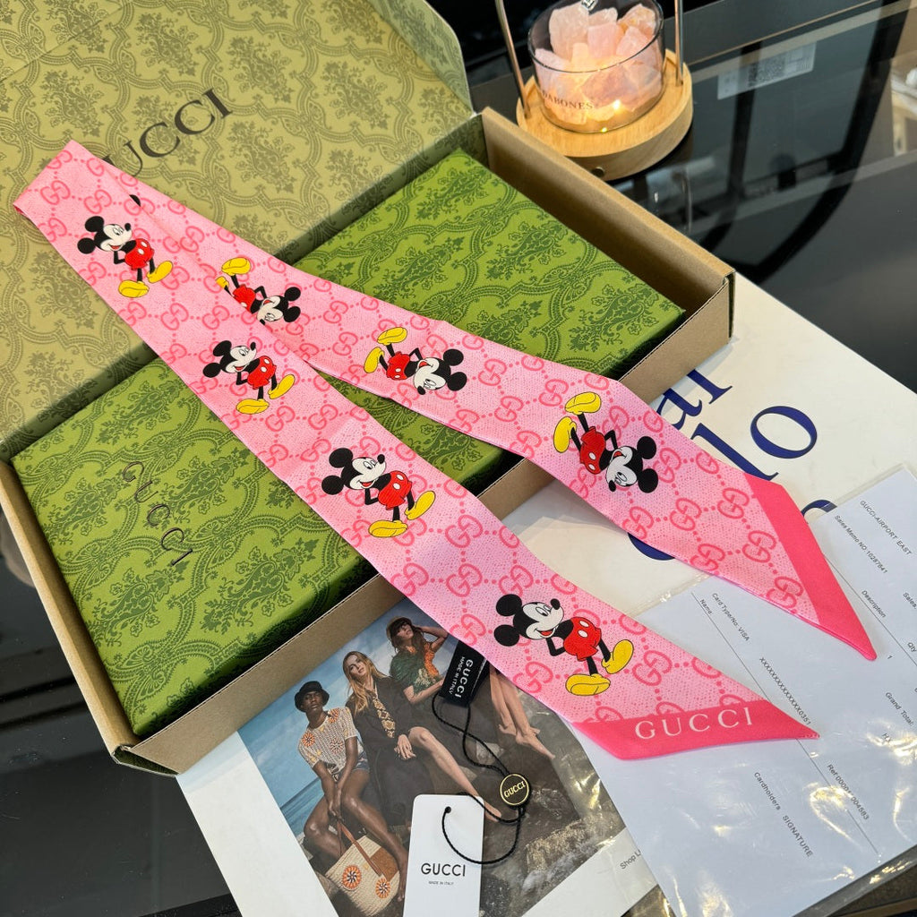 GUCCI 26S SCARF 120 IN SILK 295435