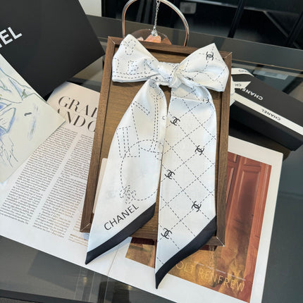 CHANEL 26S TWILLY SCARF 120 IN SILK 411250